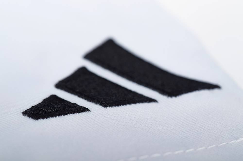 Ju Sports adidas Judo-Anzug Contest weiß/schwarze Streifen, J650 Super Sparpreis
