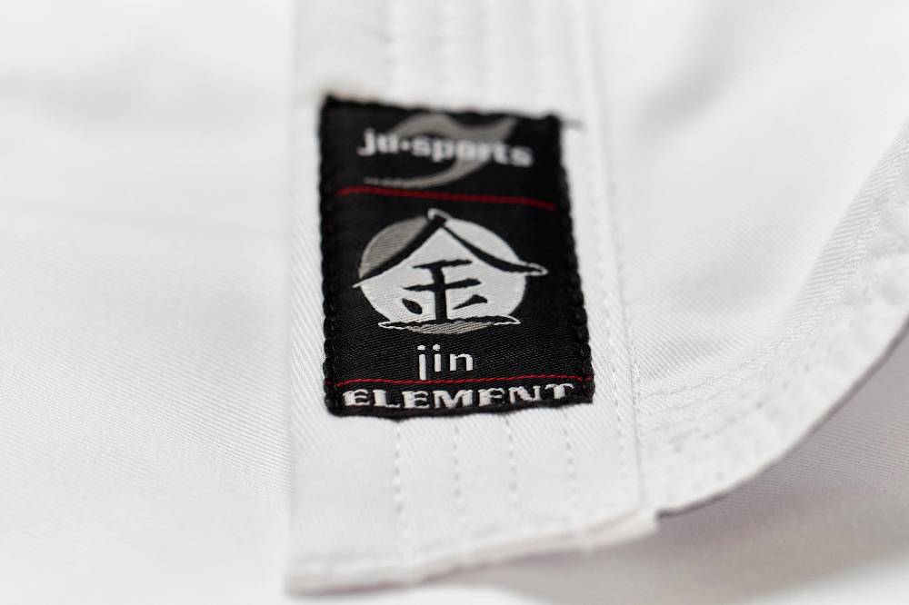 Ju Sports Element Jacke weiß regular cut Black Friday Preise