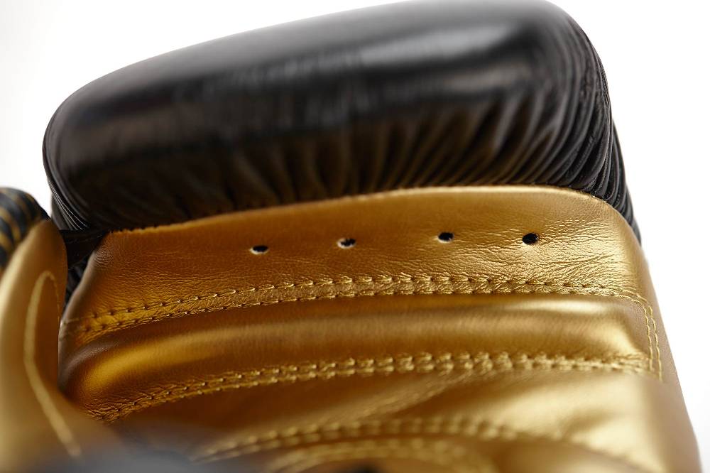 Ju Sports adidas Kickboxing Wettkampfhandschuh black/gold met, adiKBWKF200 Black Friday
