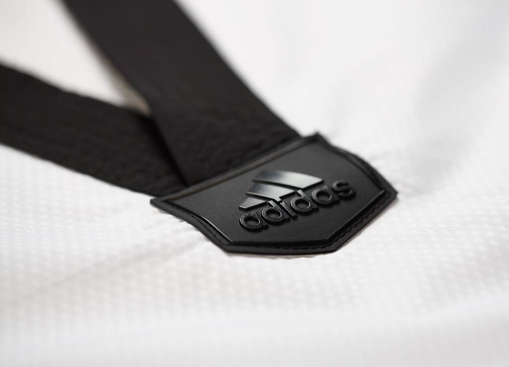 Ju Sports adidas Taekwondoanzug, Fighter mit Streifen, ADITF02 Räumungsverkauf