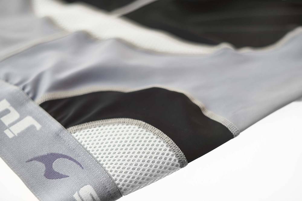 Ju Sports Compression ProLine Short + Motion Pro Flexcup, Tiefschutz Schlussverkauf