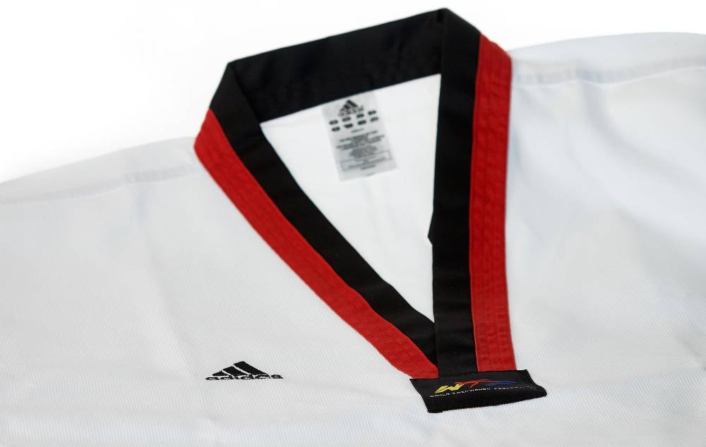 Ju Sports adidas Taekwondoanzug Poom, schwarz/rotes Revers Lagerräumung