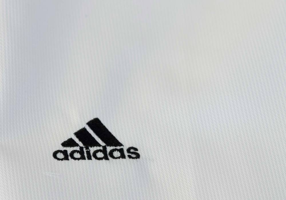 Ju Sports adidas Taekwondoanzug Poom, schwarz/rotes Revers Lagerräumung