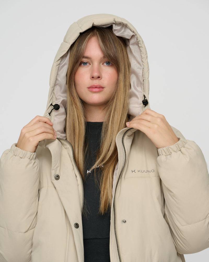 Kuuno Everyday Long Puffer Jacket Light Beige 50% Rabatt für begrenzte Zeit