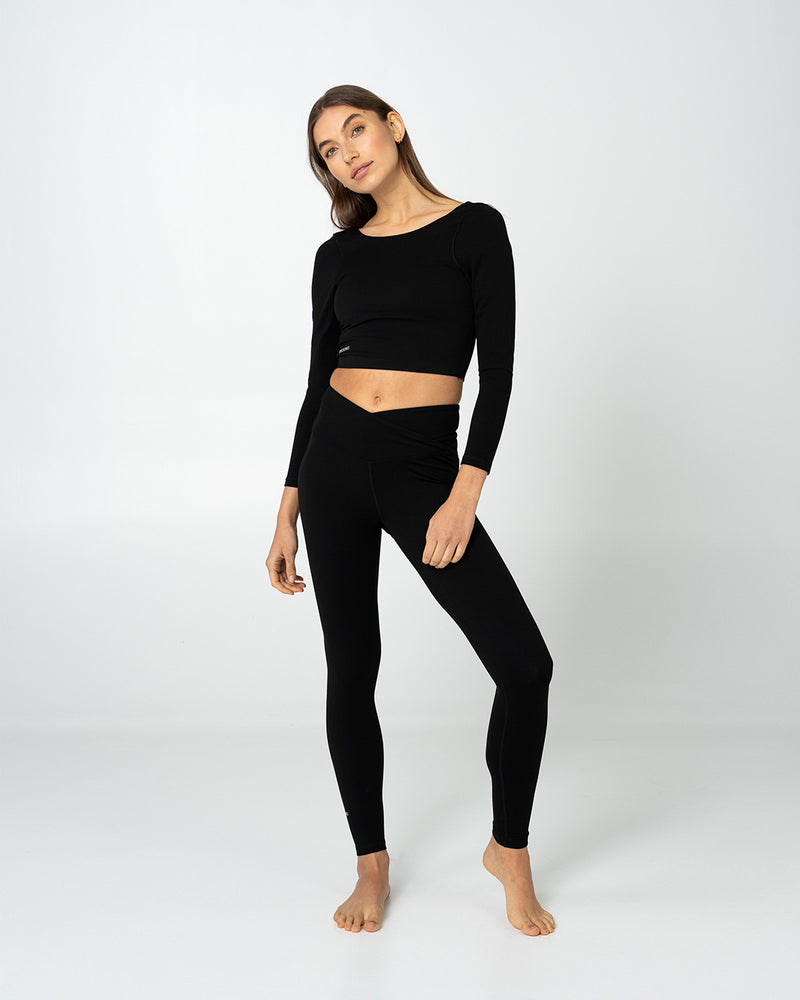 Kuuno Essential Cropped Longsleeve Night Black Kauf eins, bekomm eins gratis
