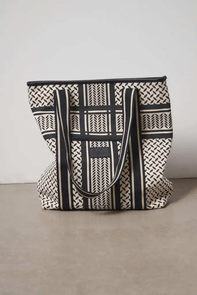 Lala Berlin Tote Carmela 2.0 canvas heritage stripe black Riesige Rabatte