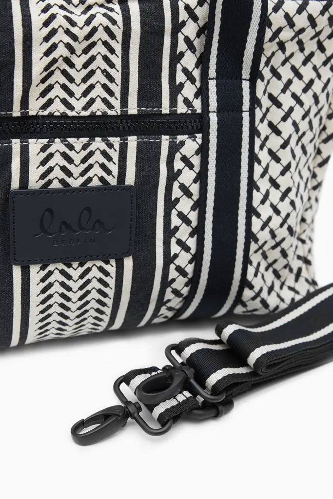Lala Berlin Big Bag Muriel 2.0 canvas heritage stripe black Kostenloser Versand international