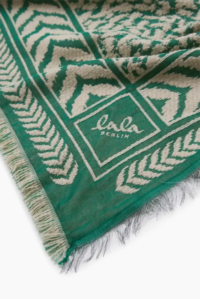Lala Berlin Triangle Anmye wool mix green/sand Speichern exportieren