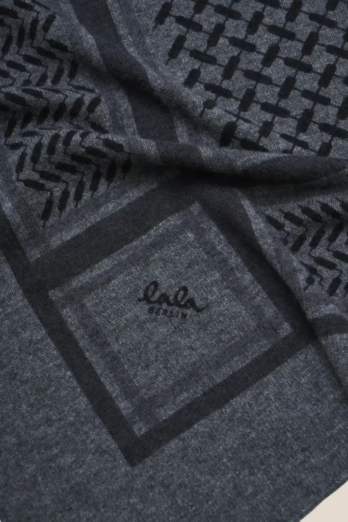 Lala Berlin Triangle Trinity Classic L cashmere dark grey Auslauf