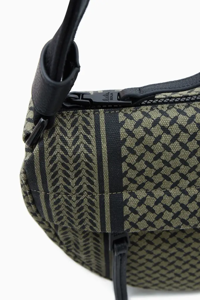 Lala Berlin Crossbody Melly canvas olive/black Schlussverkauf