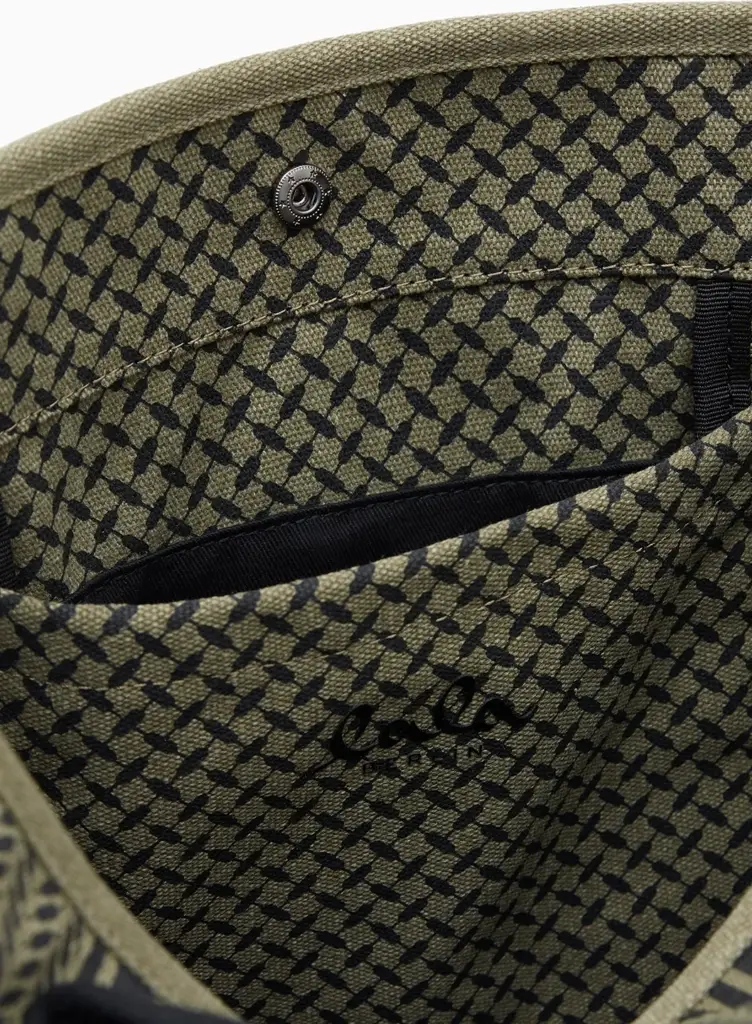 Lala Berlin Tote Carmela canvas olive/black Meist gekauft