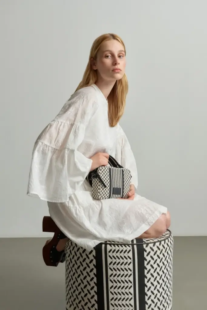 Lala Berlin Crossbody Milly canvas heritage stripe black Fabrik Onlineshop
