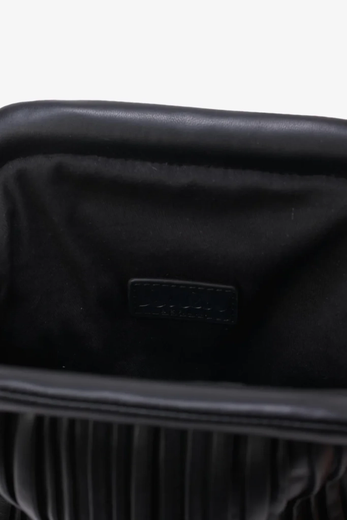 Lala Berlin Crossbody Clutch Maude vegan leather plisse black Lagerräumung