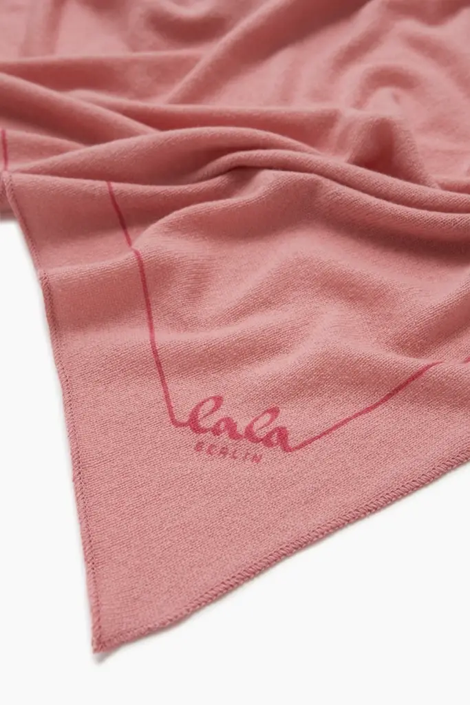 Lala Berlin Triangle Solid M cashmere fandango 50% Rabatt für begrenzte Zeit