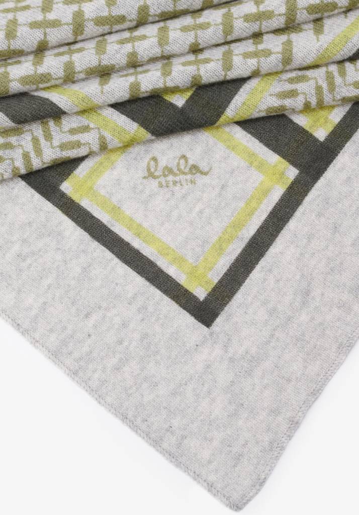 Lala Berlin Triangle Trinity cashmere cream/olive Meist gekauft