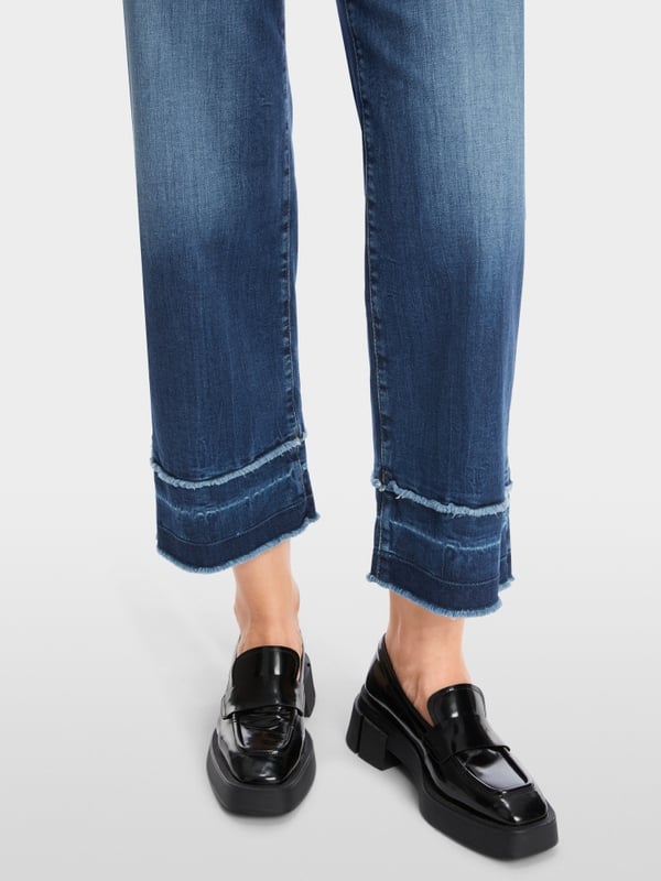 Marc Cain Modell FÈS "Rethink Together" Discount Store für neue Produkte