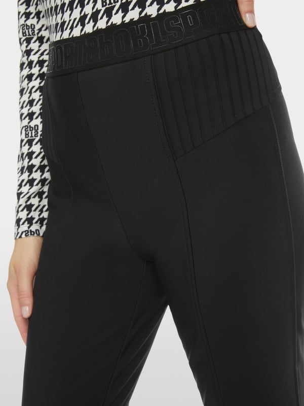 Marc Cain Modell SINNAR im sportiven Slim Fit zollfrei