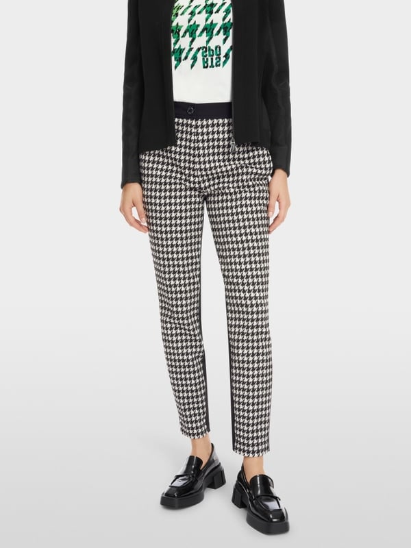 Marc Cain Modell SLIVEN mit Chickcheck-Dessin Black Friday