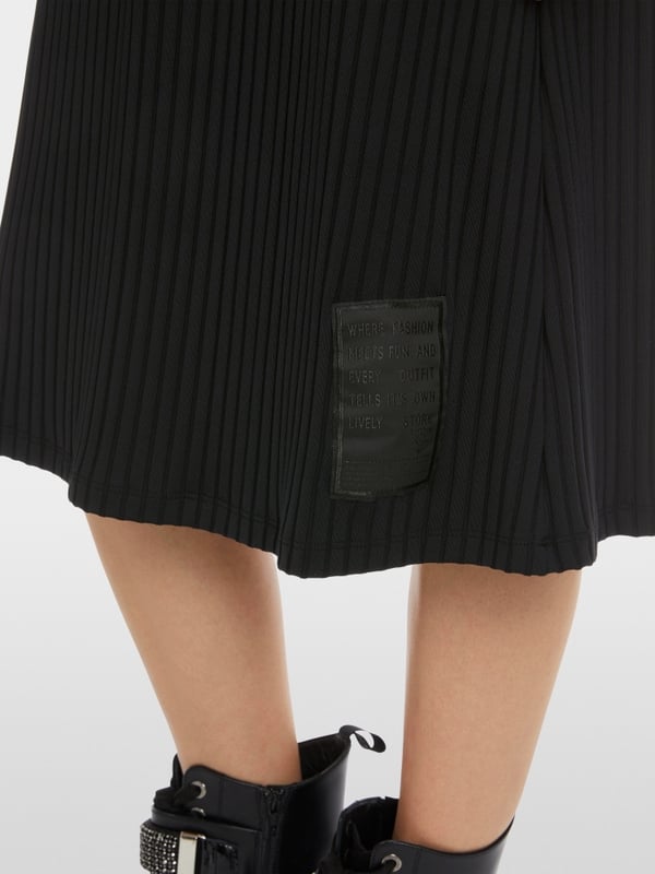 Marc Cain Kleid im Rippenstrick-Muster Osterangebot
