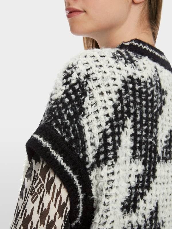 Marc Cain Chickcheck-Pullunder Knitted in Germany Neueste Stile