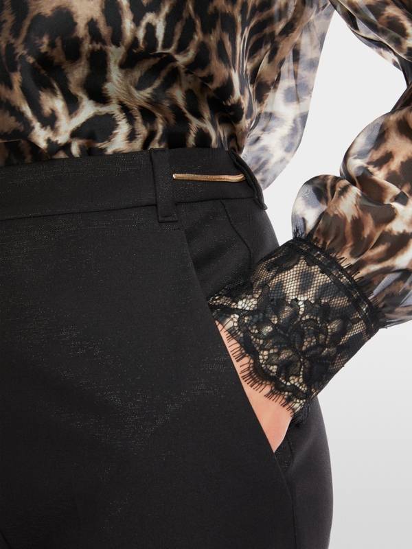 Marc Cain Modell FUZHOU mit Glitzer-Details Großer Ausverkauf