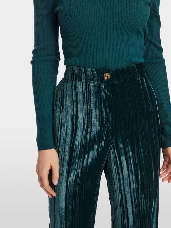 Marc Cain Modell WUKARI im Crash-Samt im Angebot