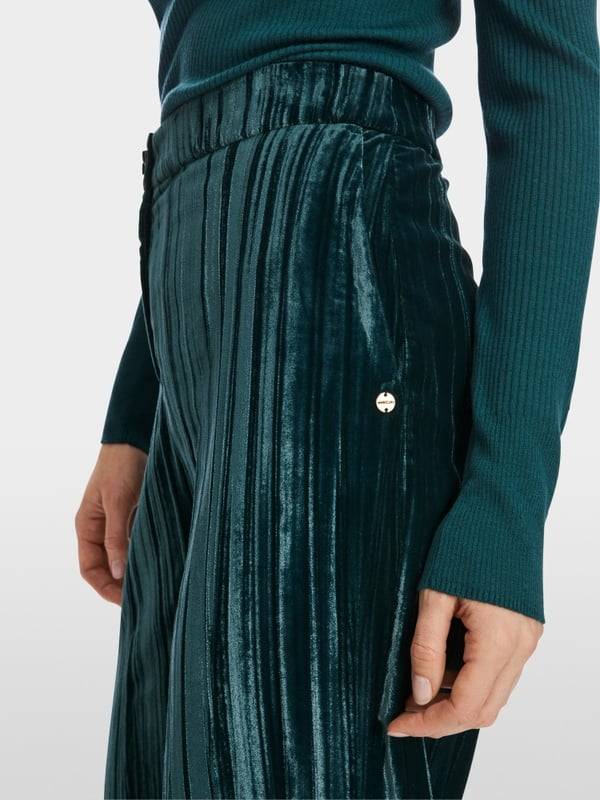 Marc Cain Modell WUKARI im Crash-Samt im Angebot