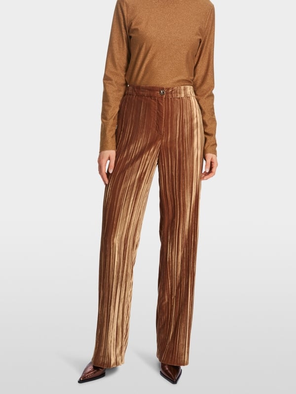 Marc Cain Modell WUKARI im Crash-Samt Online Shopping