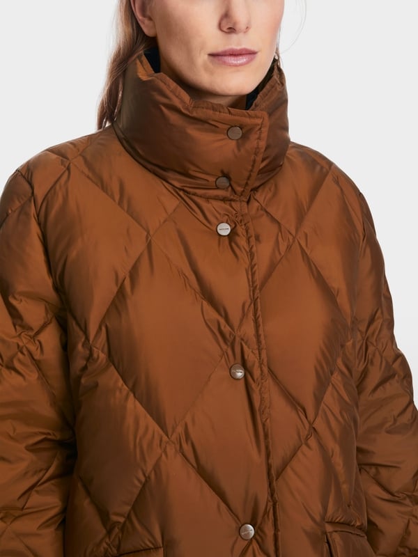 Marc Cain Steppmantel mit floralem Muster Neueste Mode