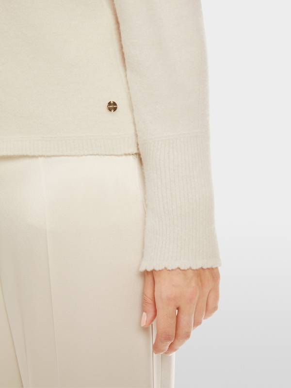 Marc Cain Körpernaher Sweater Knitted in Germany Top Angebot