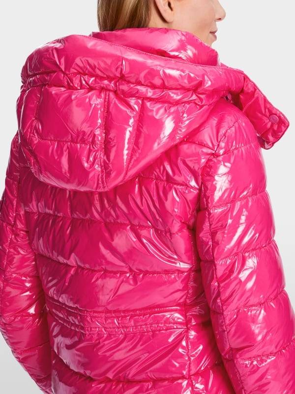 Marc Cain Körpernahe Outdoor-Jacke mit Kapuze Großer Ausverkauf