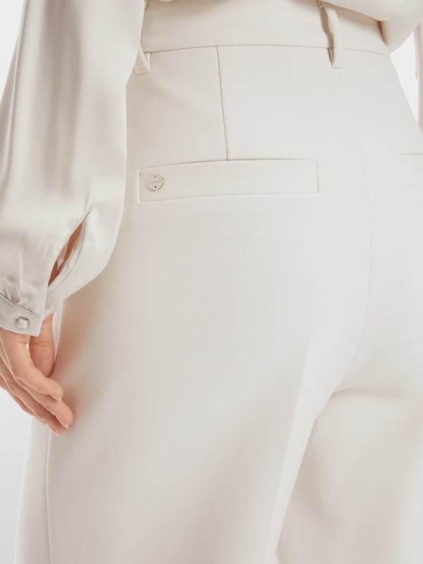 Marc Cain Modell WEIDA - weite Hose mit High Waist 2025