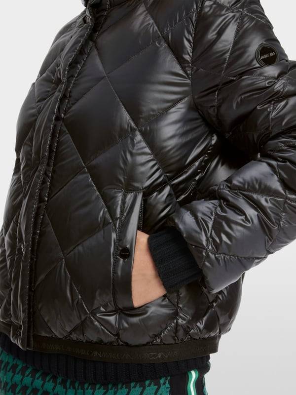 Marc Cain "Rethink Together" - kurze Daunenjacke Valentinstagsangebot
