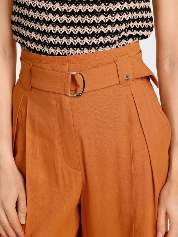 Marc Cain Modell WICHITA – Hose im Paperbag-Style Begrenzte Freigabe