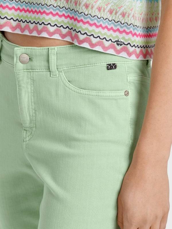 Marc Cain Jeans “Rethink Together” – Modell FORLI Discount Store für neue Produkte