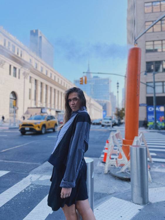 Nonoi Studio Blouson // Blau + Schwarz // Onesize Fabrikladen