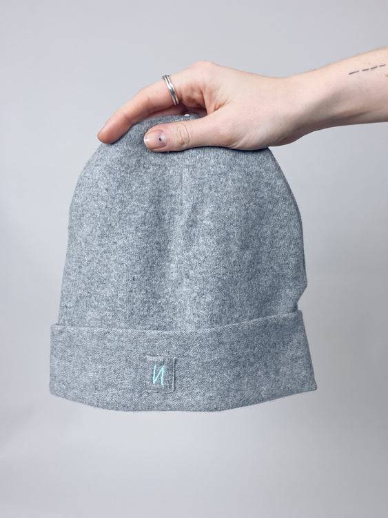 Nonoi Studio GRAUE MÜTZE "AUCKLAND" AUS KASCHMIR // UNISEX Großer Ausverkauf
