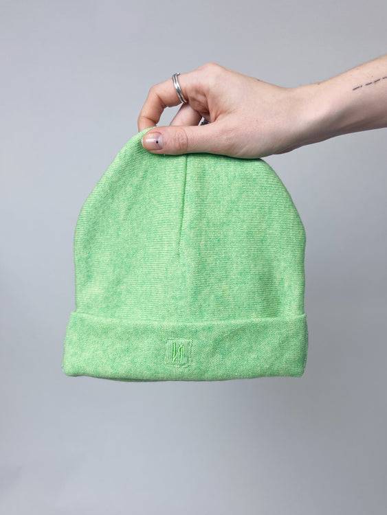 Nonoi Studio MÜTZE HELLGRÜN "BANGKOK" AUS KASCHMIR // UNISEX Kauf eins, bekomm eins gratis
