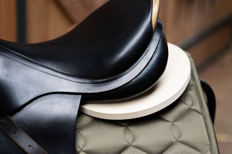Pikeur KEYHOLE PAD Fabrikpreis