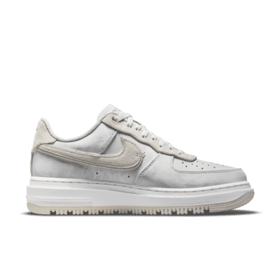 Nike Air Force 1 LuxeHerrenschuh Nur für heute