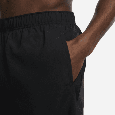 Nike ChallengerVielseitige Dri-FIT Herrenshorts ohne Futter (ca. 23 cm) im Angebot