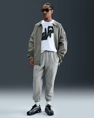 Nike ClubHose aus angerautem Fleece mit Bündchen (Herren)