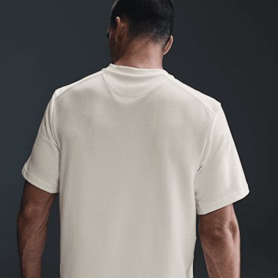 Nike PrimaryVielseitiges Nike Dri-FIT Kurzarm-Oberteil für Herren Kostenloser Versand