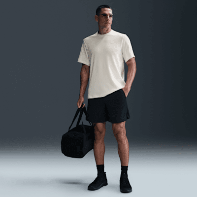 Nike PrimaryVielseitiges Nike Dri-FIT Kurzarm-Oberteil für Herren Kostenloser Versand
