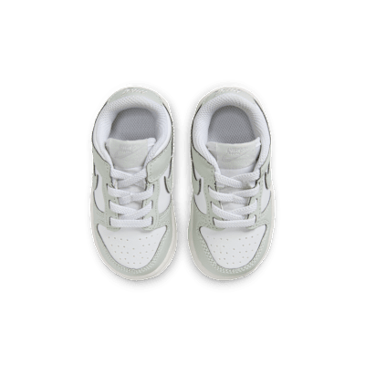 Nike Dunk LowSchuh für Babys und Kleinkinder Kauf eins, bekomm eins gratis