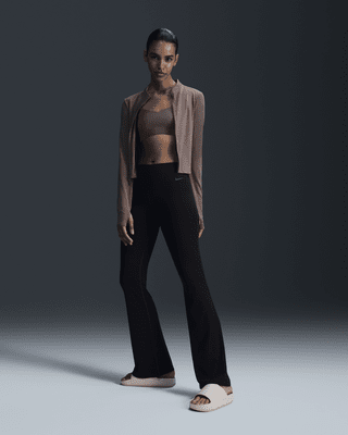 Nike ZenvyLeggings mit hohem Bund und ausgestelltem Bein für Damen