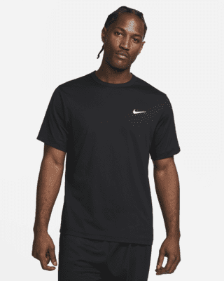 Nike HyverseVielseitiges Nike Dri-FIT UV Kurzarm-Oberteil für Herren