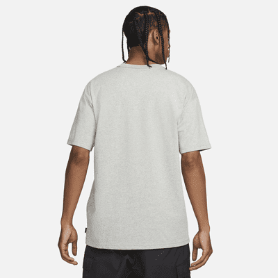 Nike Sportswear Premium EssentialsHerren-T-Shirt Osterangebot