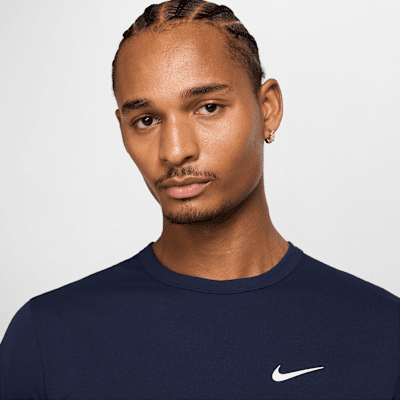 Nike HyverseVielseitiges Nike Dri-FIT UV Kurzarm-Oberteil für Herren Lagerräumung