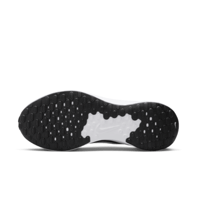 Nike Revolution 7Straßenlaufschuh (Herren extraweit) Valentinstagsangebot